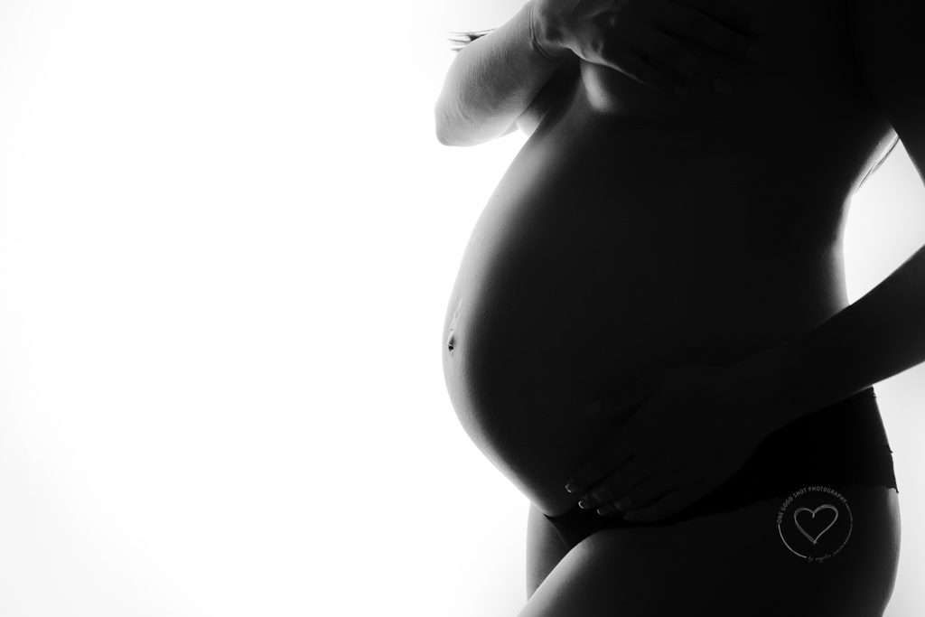 Maternity photography, In Studio, backlight, belly, bump, black and white