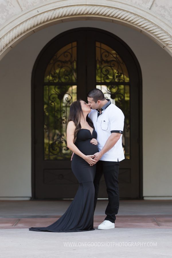 couples kissing maternity pictures, fresno photographer
