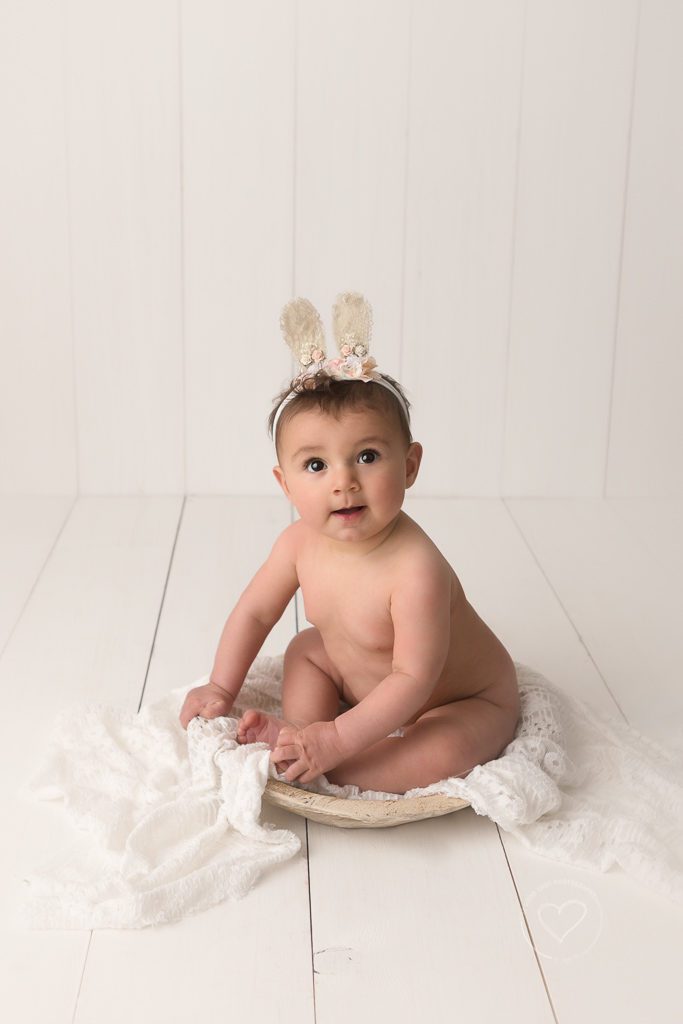 Fresno Baby Photographer, Sitter Session, Baby girl sitting in bowl
