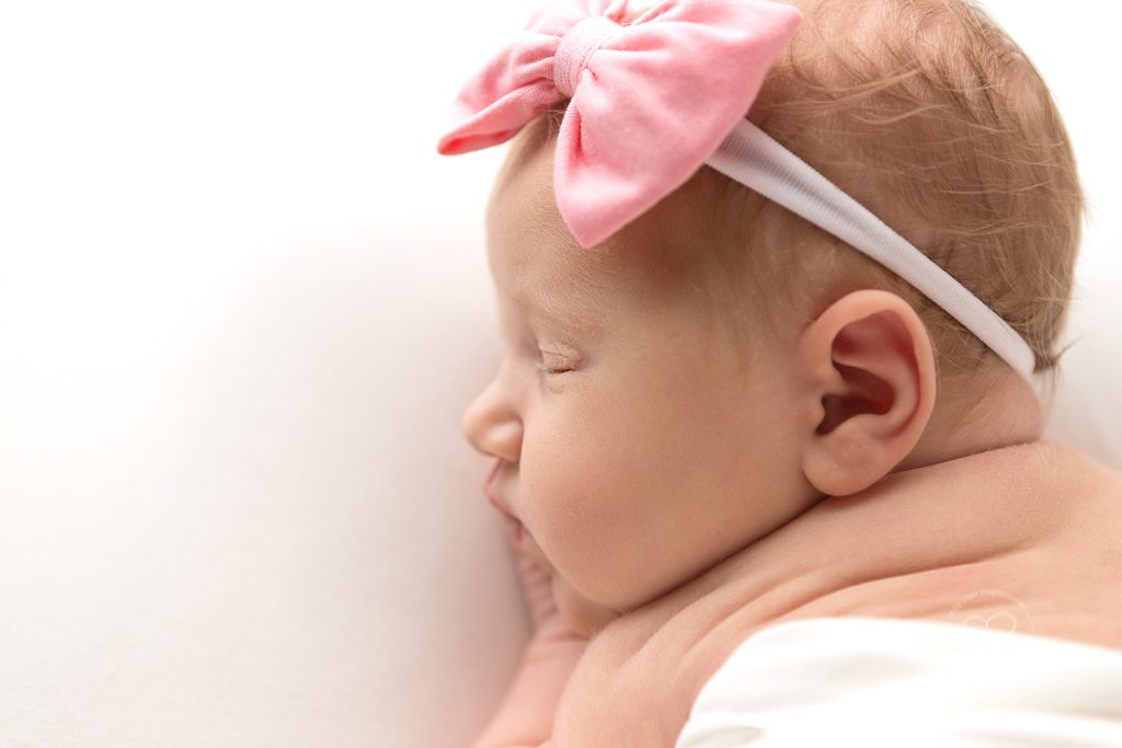 Newborn girl profile picture, pink bow headband