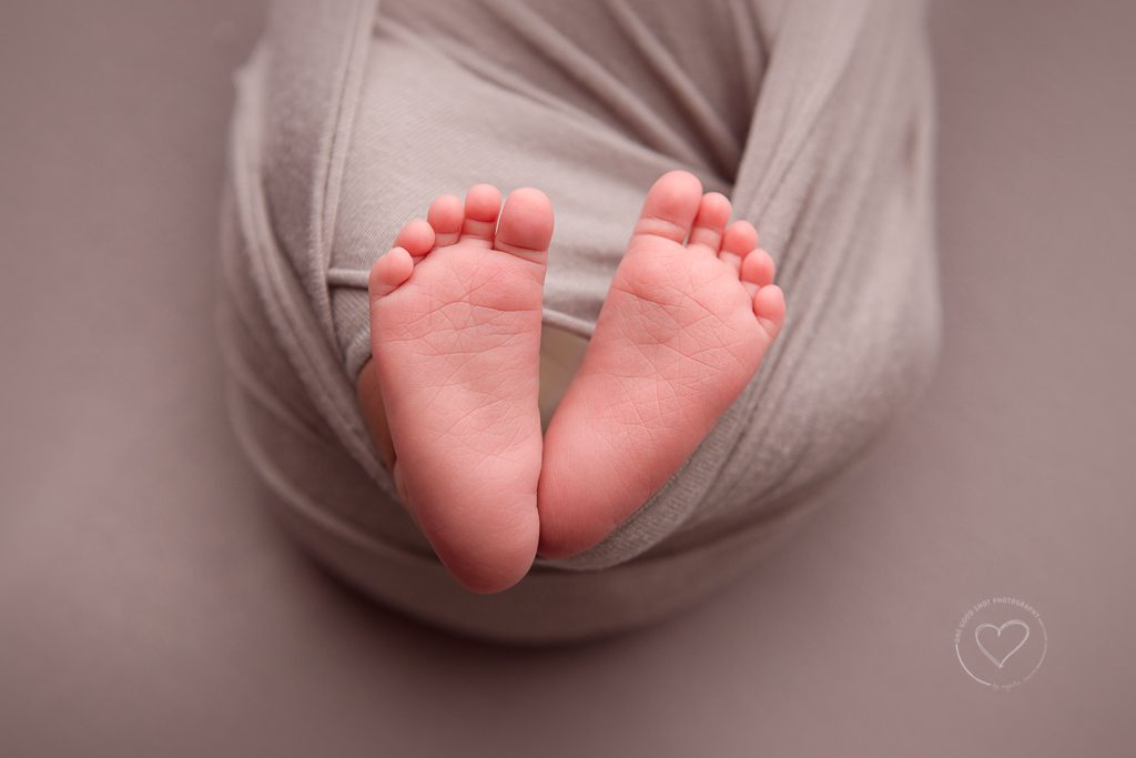 fresno newborn photographer, baby feet