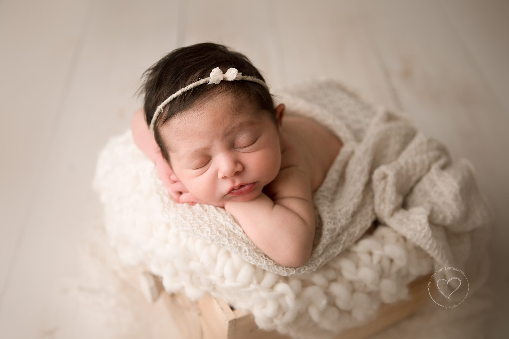 Newborn Girl, Head on Hands, Bucket pose, neutrals, fresno, clovis, photographer, one good shot photography