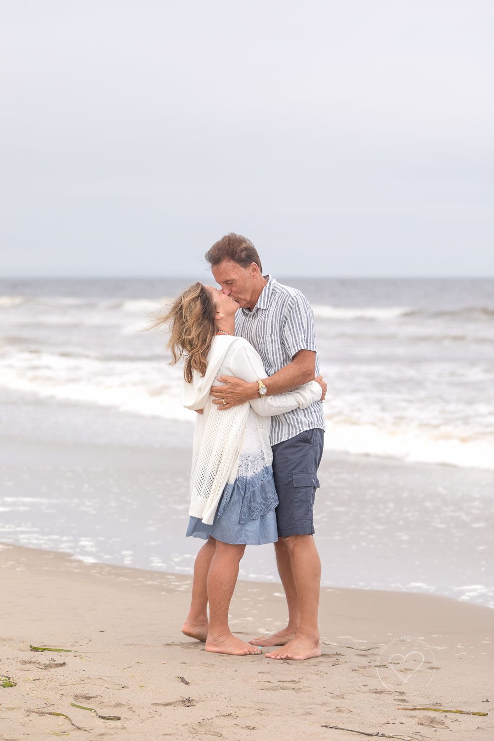 Husband wife photos at the beach, love, hugging, kissing, Avila, Pismo, San Luis Obispo, Fresno photographer